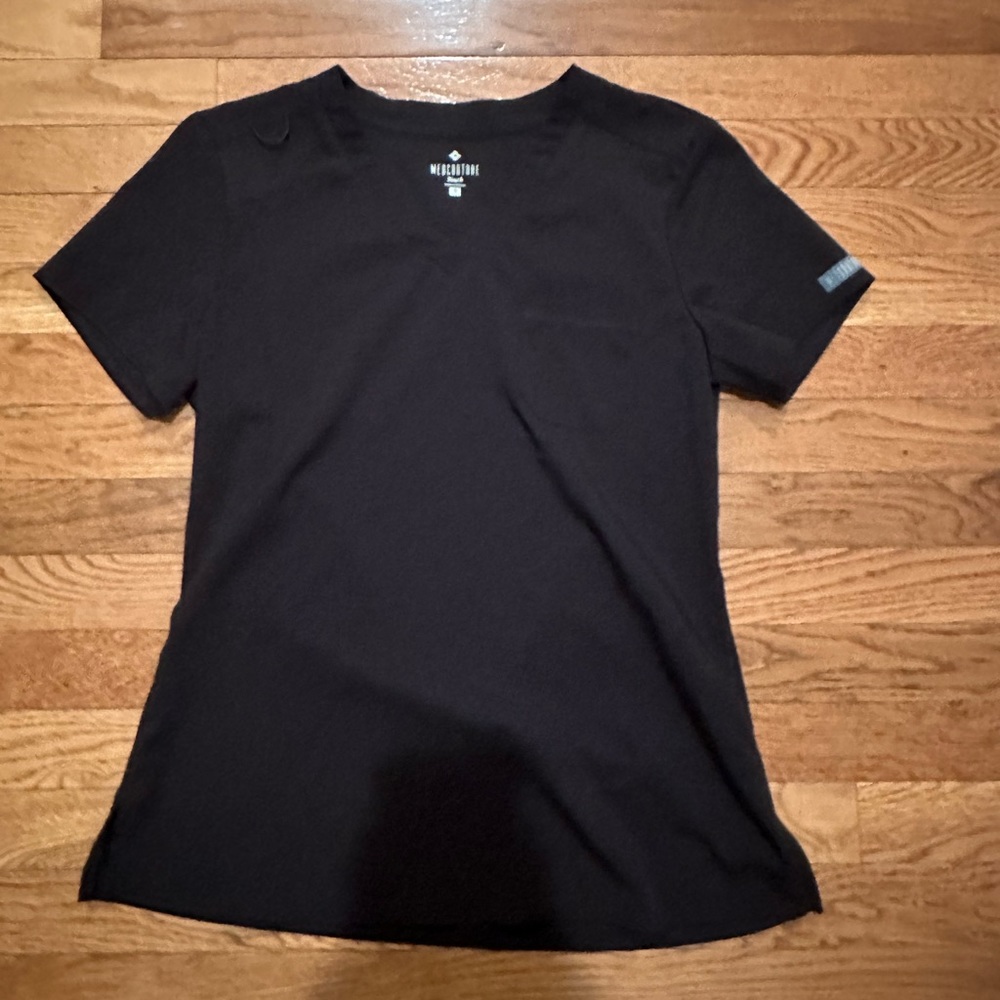 Med Couture Tuck In scrub top